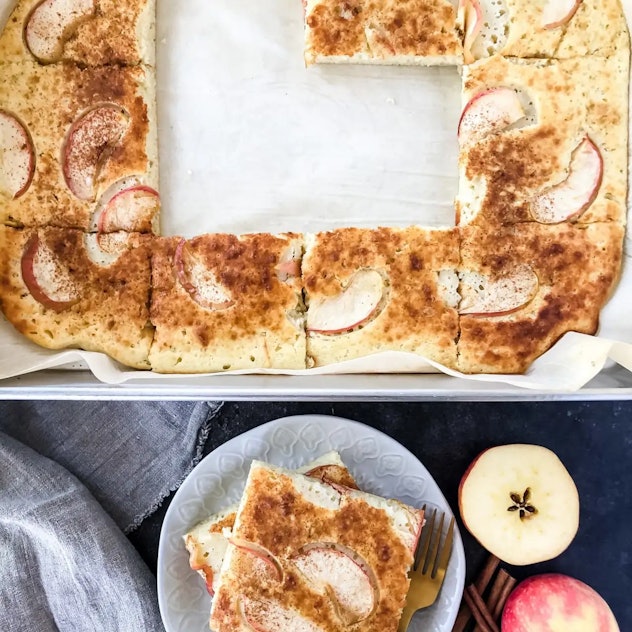 apple pie sheet pan pancakes