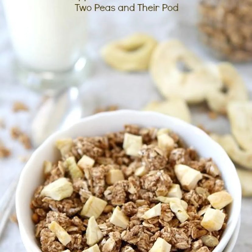 apple cinnamon granola