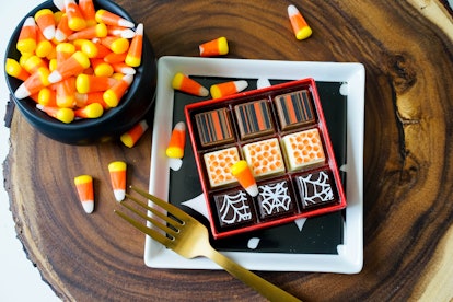 https://imgix.bustle.com/uploads/image/2022/9/29/a2ae88f7-0908-42b2-b483-25705c5dfb9d-halloween-collection-delysia_chocolatier-1.jpg?w=414&h=306&fit=crop&crop=faces&auto=format%2Ccompress