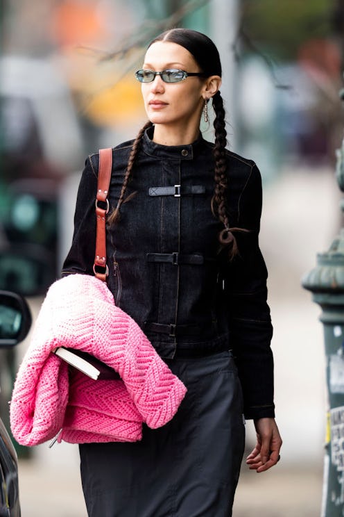 All the trending '90s updos for some hair inspo.