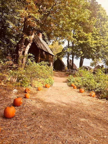 10+ 'Hocus Pocus' Filming Locations You Can Visit In Real Life
