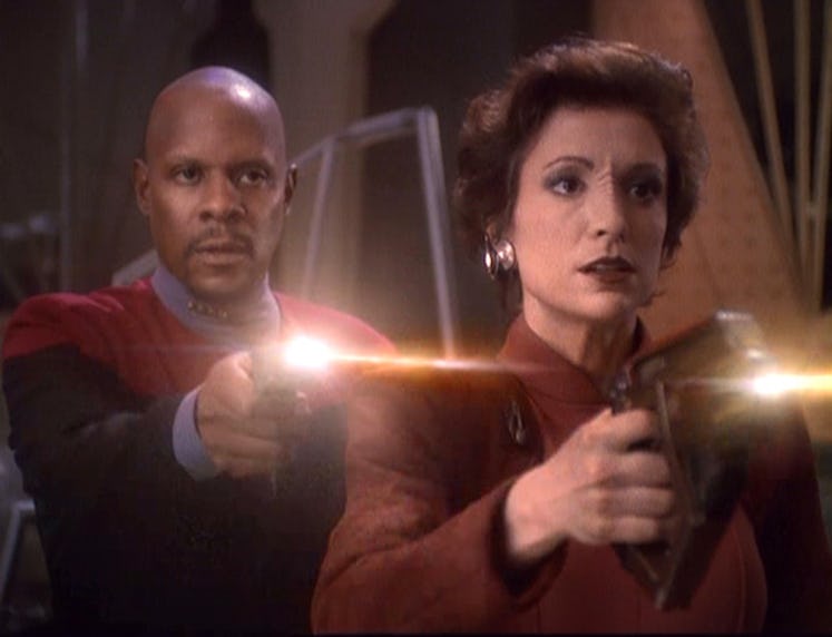 Captain Sisko (Avery Brooks) and Major Kira (Nana Visitor) in Deep Space Nine Season 4.