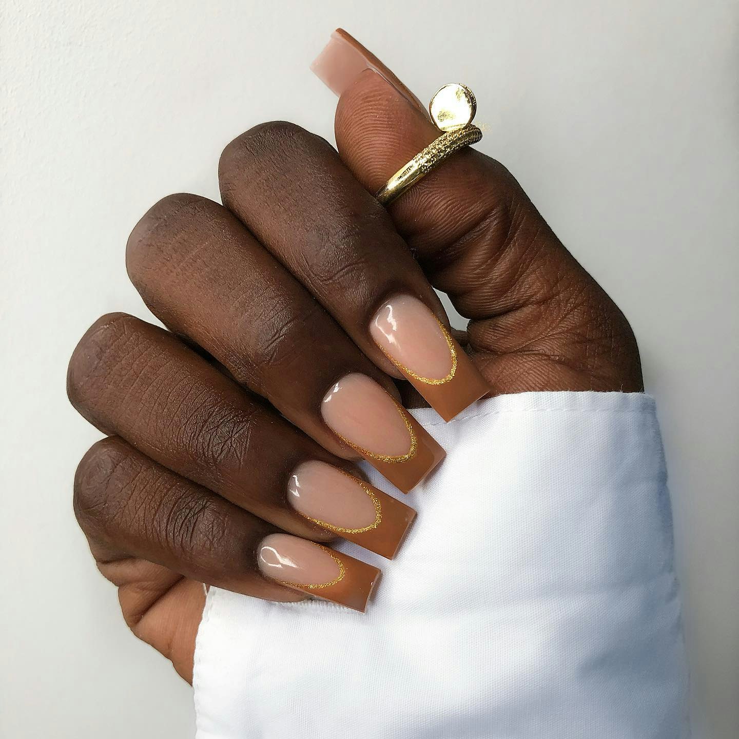 Invisible French Manicures Are the Dainty Twist to This Classic Trend