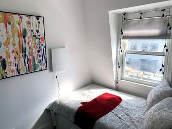 MIT's wall-mounted device that can diagnose Parkinson's disease from breathing during sleep.