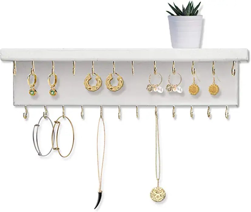 SANHY DAYO HOME hanging jewelry organizer, a jewelry box alternative on Amazon