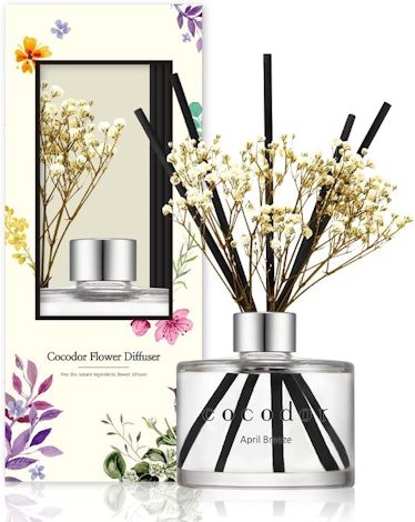 This flower diffuser is one of the products that'll make your bathroom feel like an oasis. 