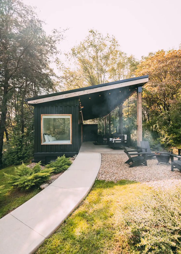 Airbnb “Lily Pad” Modern Cabin In Logan, Ohio