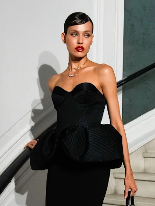 Christian Siriano SS '23 show chignon bun