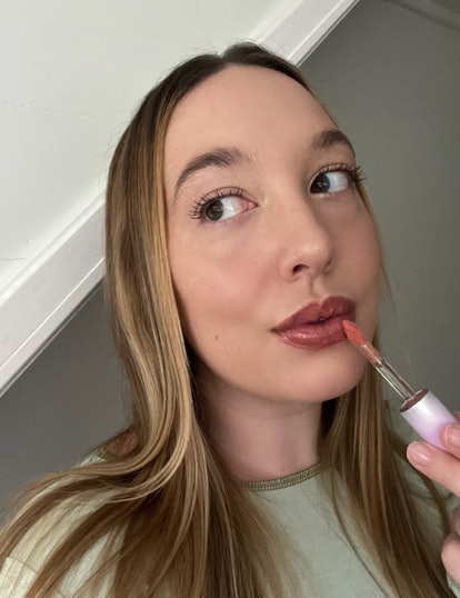 Bustle beauty writer Olivia Rose Ferreiro tried Item Beauty's Lip Quip in Come Thru before it went v...