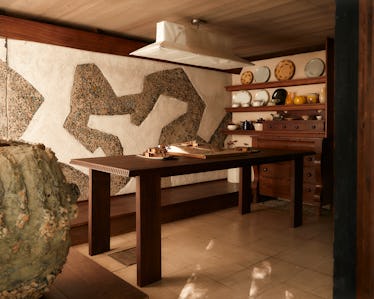 At the Rose Home Integrates Art, Style, and Style in One Space 8 573633dc 706c 4135 8fff ce0ee12ca2dd attherosehouse image 11