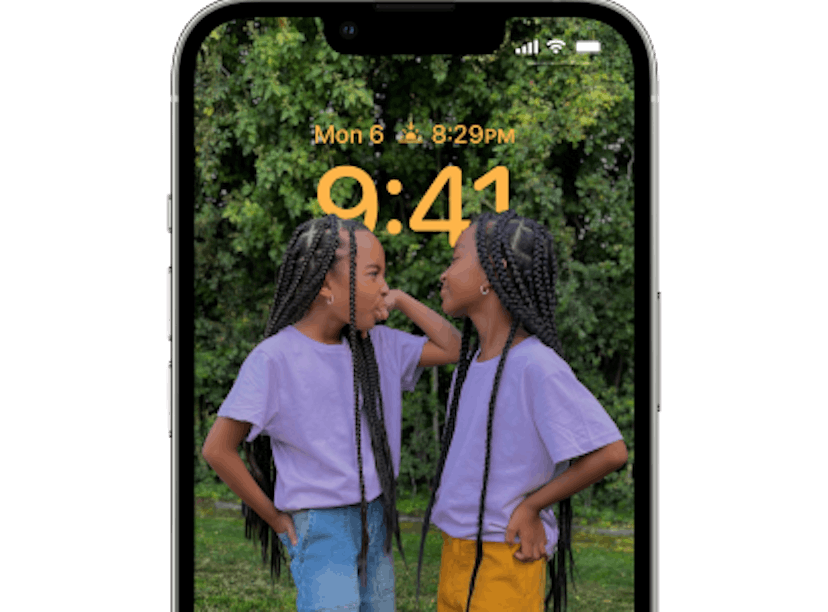 iOS 16 Lock Screen customizations include wallpapers, widgets, and focus options.
