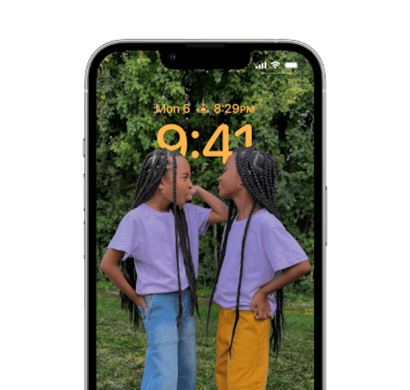 iOS 16 Lock Screen customizations include wallpapers, widgets, and focus options.