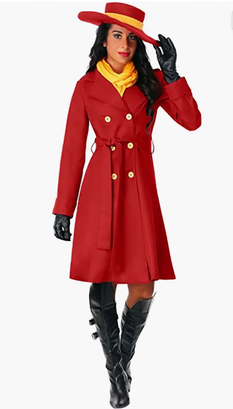 Brunette Halloween Costume: a Carmen Sandiego costume from Amazon.