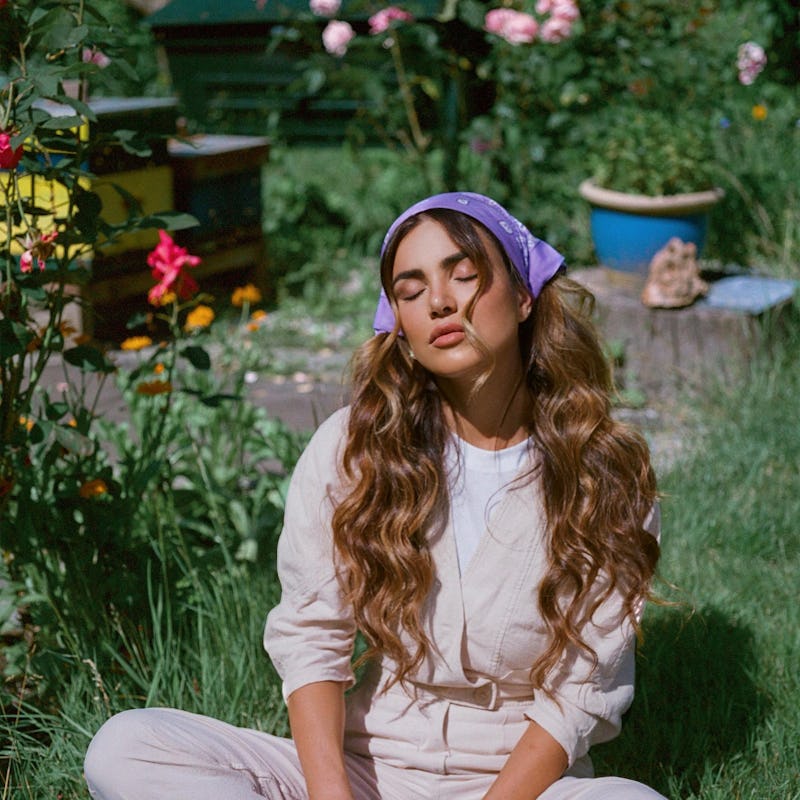 Negin Mirsalehi, beekeeper and founder of Gisou, explains honey's hydrating benefits for har & skin....