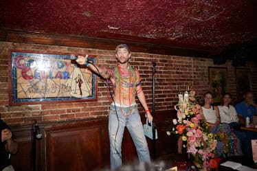 Chloe Fineman, Feline Cohen, and More Bring Funny to NYFW 3 Steven Philips-Horst at the comedy cellar