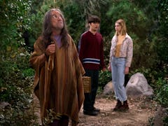 Tommy Chong as Leo, Mace Coronel as Jay Kelso, Callie Haverda as Leia Forman in That ‘90s Show