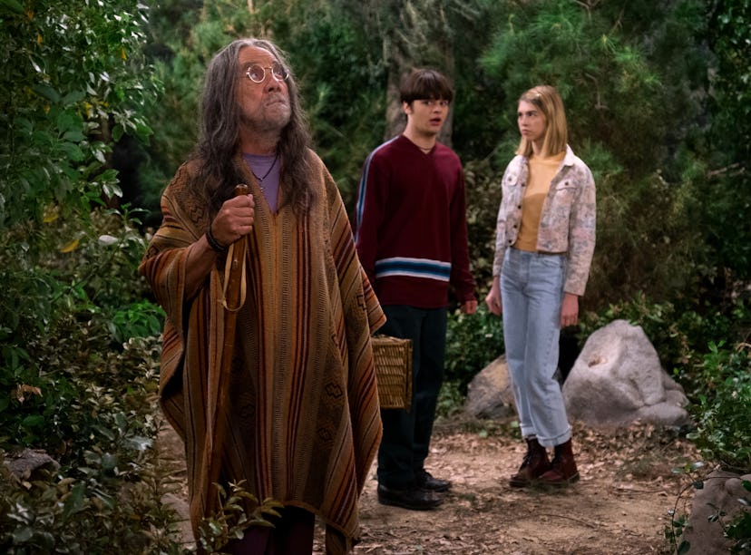 Tommy Chong as Leo, Mace Coronel as Jay Kelso, Callie Haverda as Leia Forman in That ‘90s Show