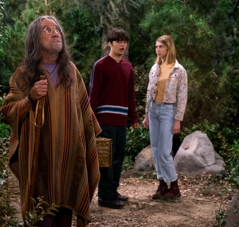 Tommy Chong as Leo, Mace Coronel as Jay Kelso, Callie Haverda as Leia Forman in That ‘90s Show