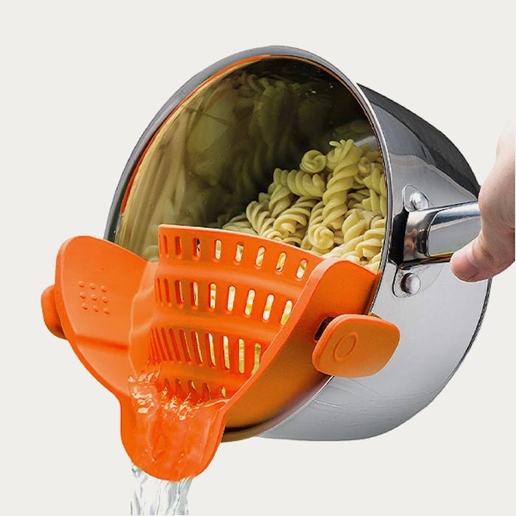 Kitchen Gizmo Snap N Strain Pot Strainer and Pasta Strainer