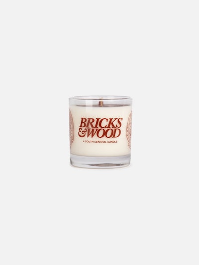 gender neutral August candle from Bricks & wood