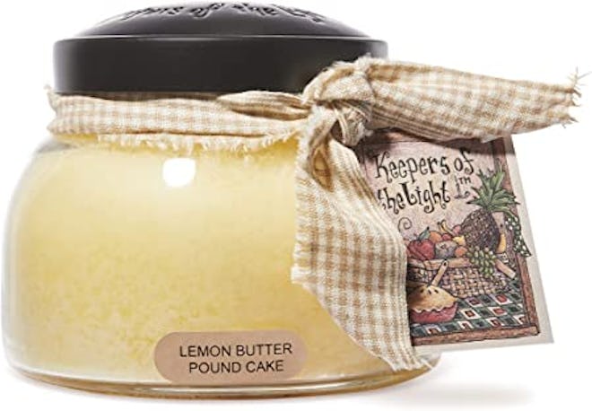 This large lemon candle will make your home smell like a bakery with its lemon pound cake scent.