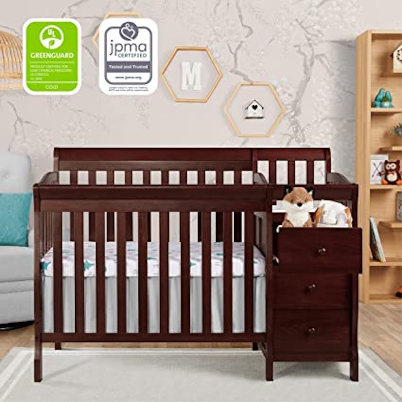 Dream On Me Jayden 4-in-1 Mini Convertible Crib And Changer