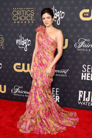 Critics' Choice Awards 2023: White Lotus star Aubrey Plaza looks extra  fierce on the red carpet. 