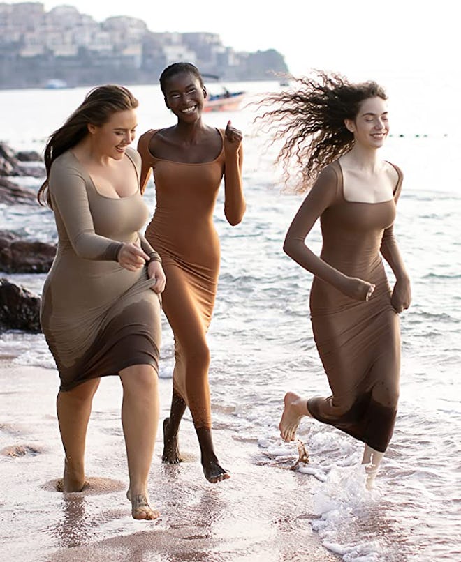 PUMIEY Square Neck Long-Sleeved Maxi Dress