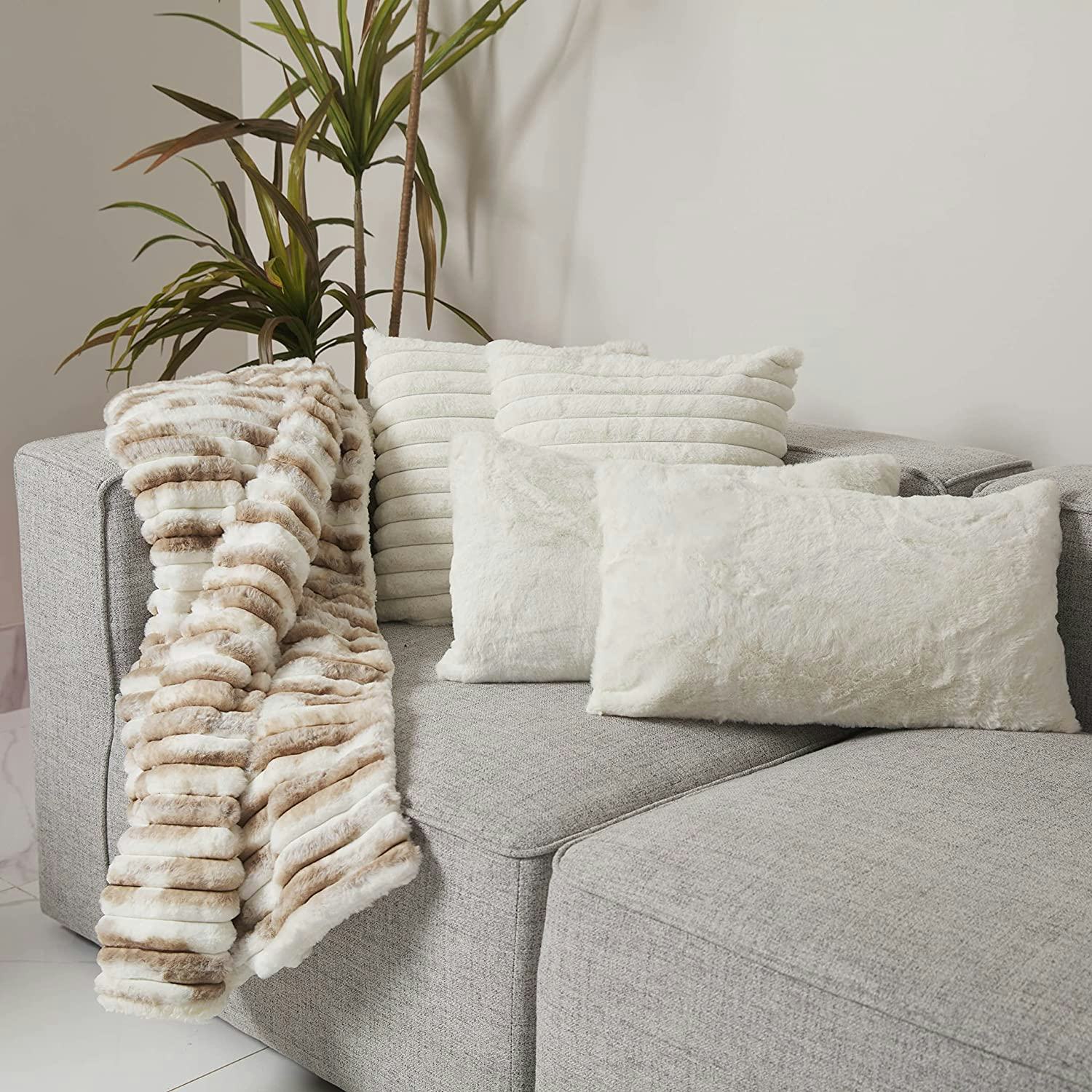 Mauricio Rubio White Blanket and Throw Pillow Covers Set (5-Pieces)