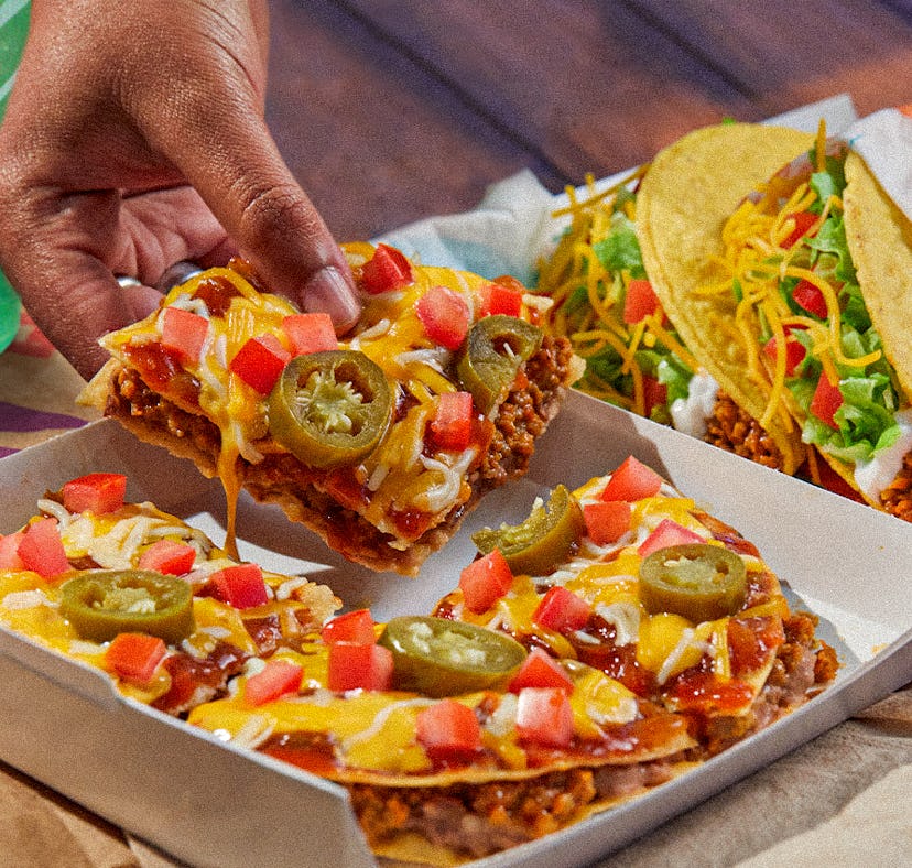 This Taco Bell Mexican Pizza review has the scoop on the new Jalapeño and Triple Crunch flavors.