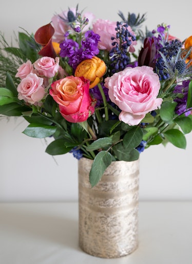 This 'Bridgerton' bouquet inspired by Kate and Anthony is available as a Valentine's Day gift idea.