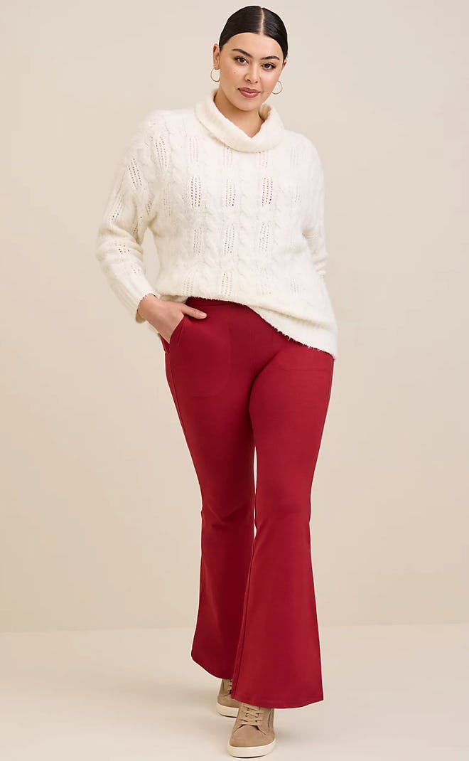 One Valentine's Day outfit idea is to wear these Full Length Signature Waist Flare Pocket Legging.