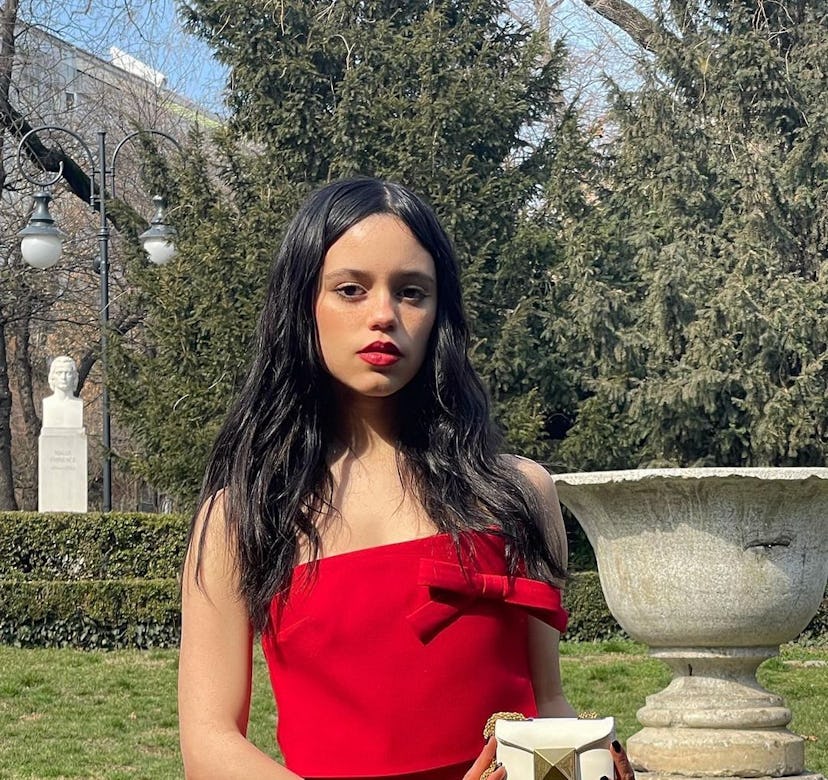 jenna ortega red outfit