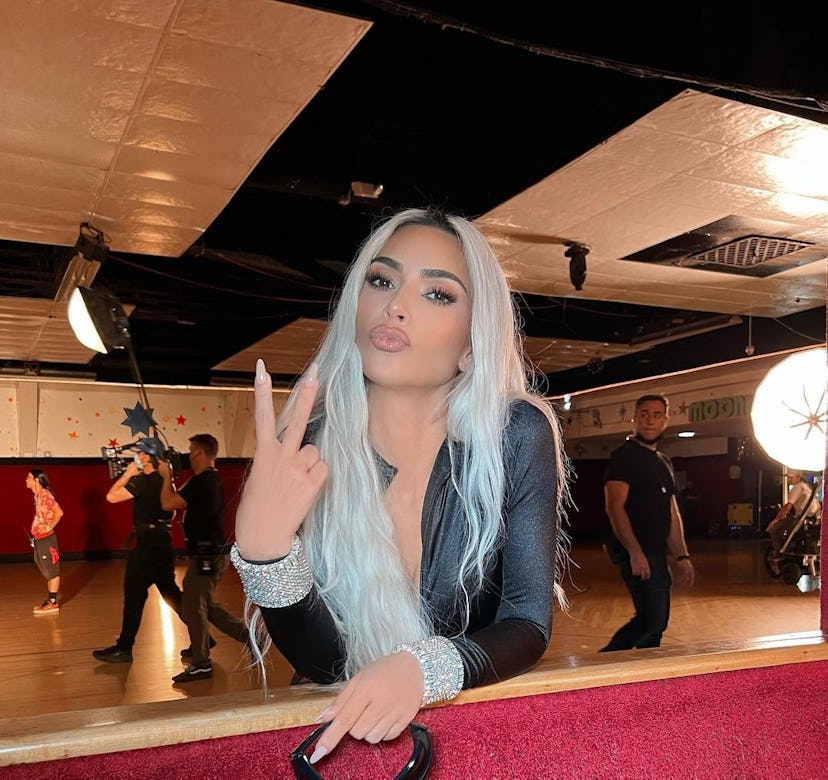 kim kardashian selfie