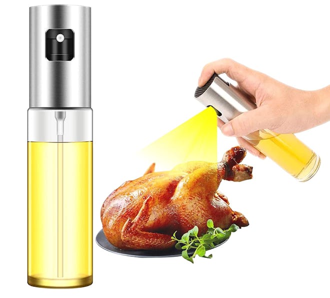 This oil sprayer for air fryers is compact, making it easy to reach into air fryer baskets.
