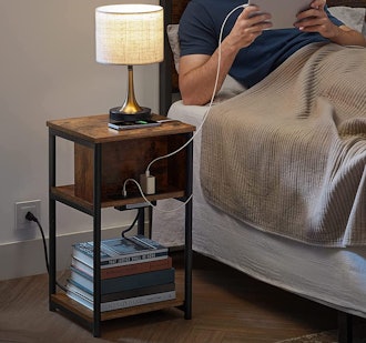 VASAGLE Side Table with Charging Station
