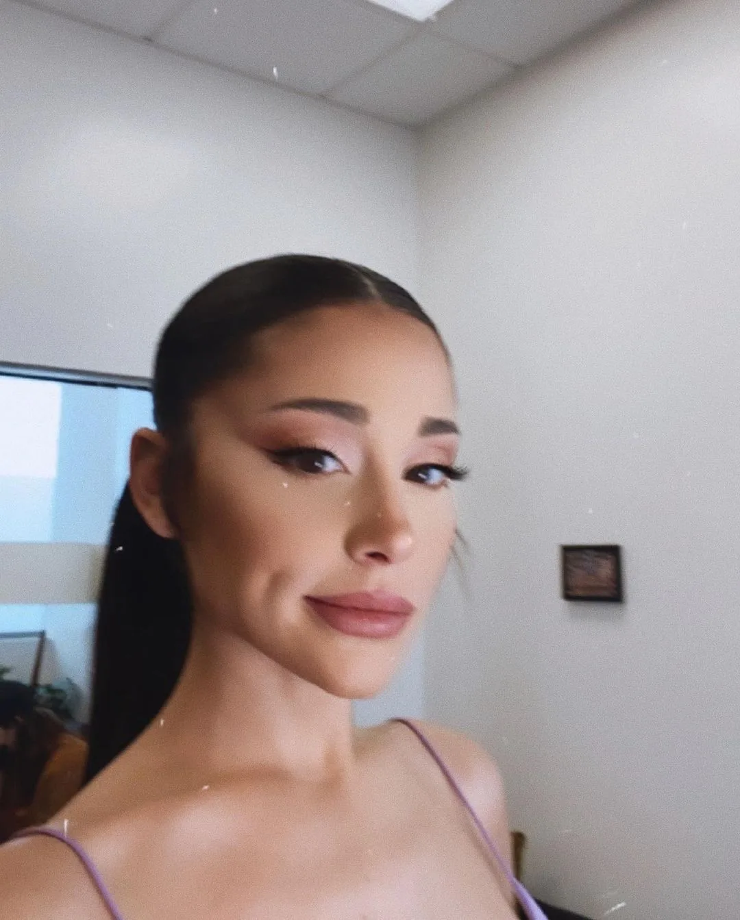 Ariana Grande Wore The Chunkiest Sweater I've Ever Seen & I Want To Live In It