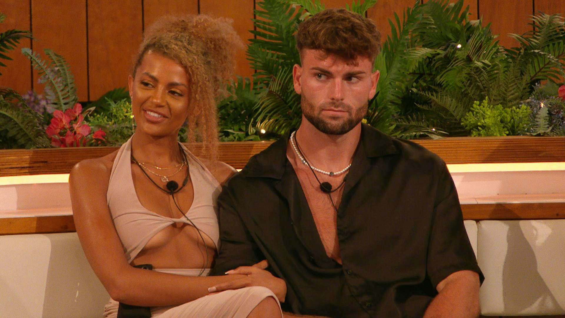 Zara and Tom in Winter &lsquo;Love Island&rsquo; 2023