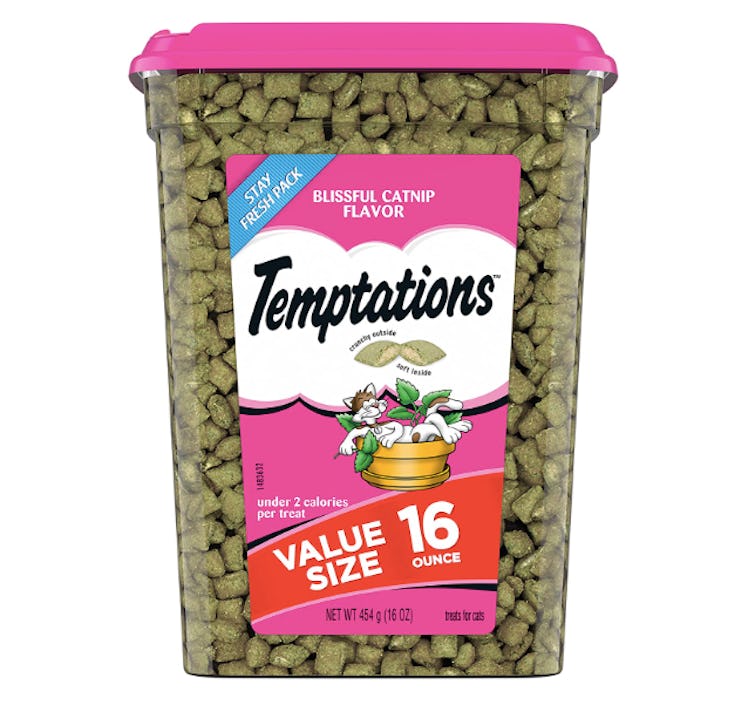 TEMPTATIONS Classic Crunchy and Soft Cat Treats