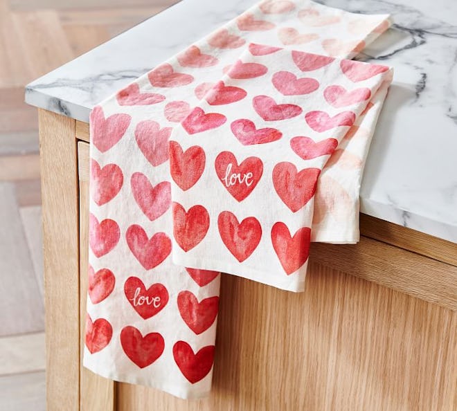 Heart tea towels, the perfect Valentine's Day decor for the kitchen