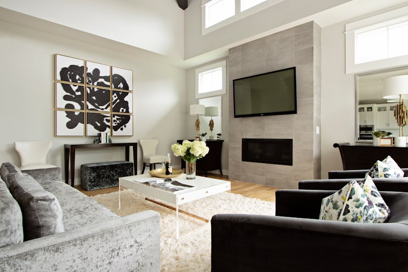 8 Unique Gallery Wall Ideas That Are Designer Approved 8-unique-gallery-wall-ideas-that-are-designer-approved