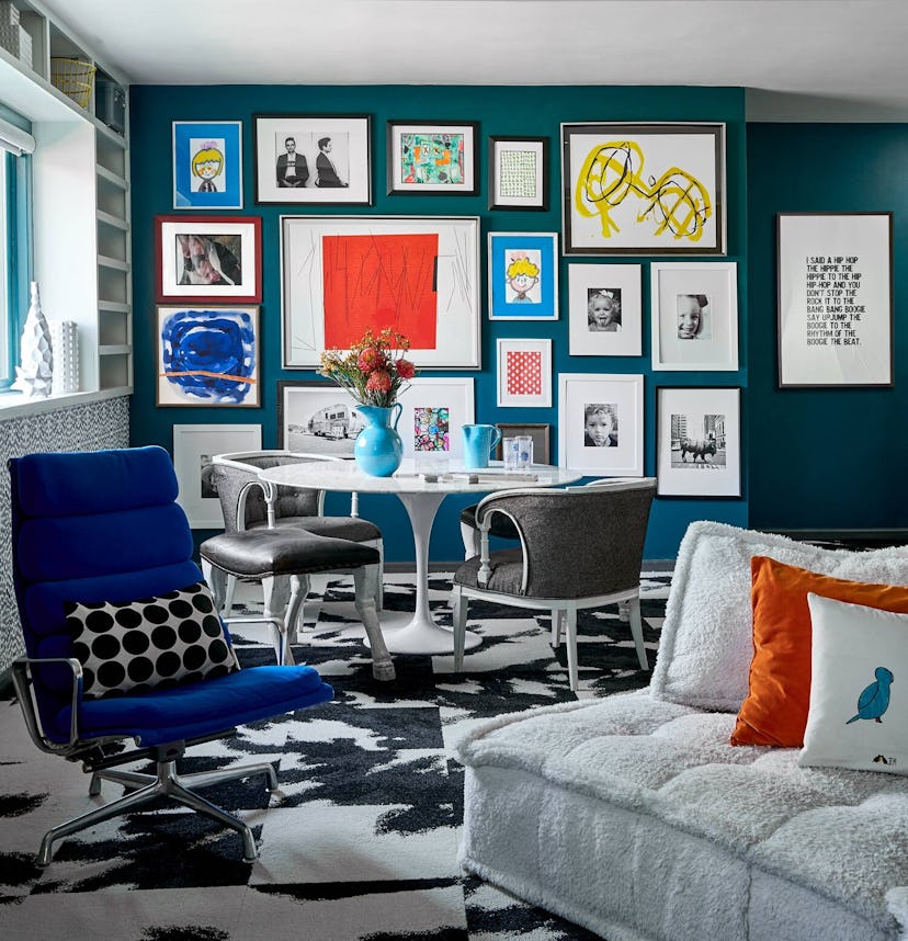 8 Unique Gallery Wall Ideas That Are Designer Approved 8-unique-gallery-wall-ideas-that-are-designer-approved