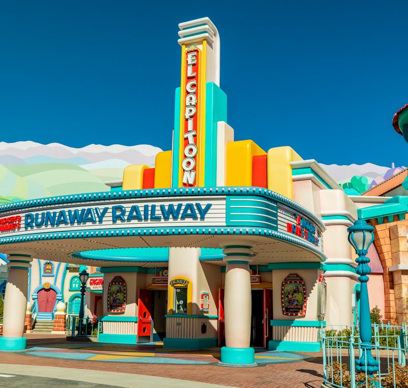 Disneyland's Mickey & Minnie's Runaway Railway in Toontown has really nostalgic easter eggs to spot ...
