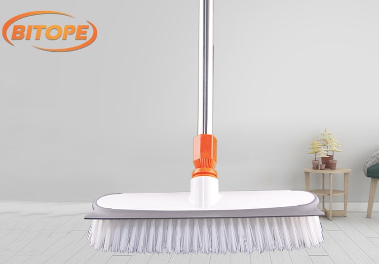 BITOPE Long Handle Heavy Duty Scrub Brush