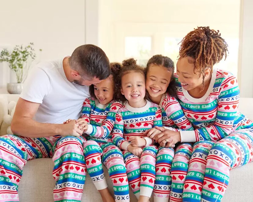 valentine's day pajamas for the whole family from hanna andersson