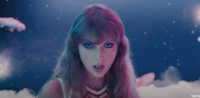 Fans found 13 easter eggs in Taylor Swift's "Lavender Haze" music video.