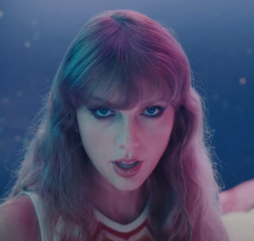 Fans found 13 easter eggs in Taylor Swift's "Lavender Haze" music video.