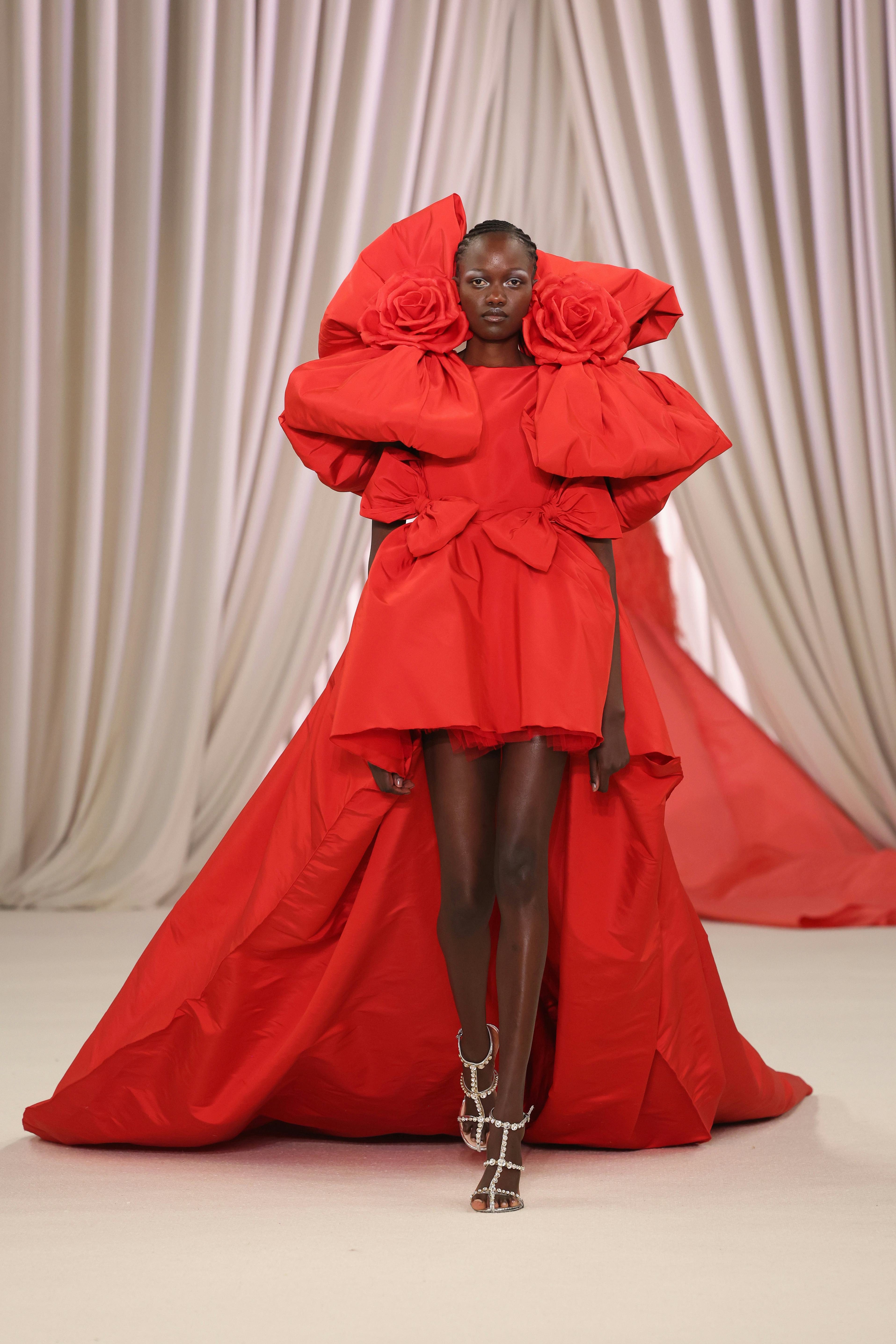 A model walks the runway during the Giambattista Valli Haute Couture Spring Summer 2023 show 