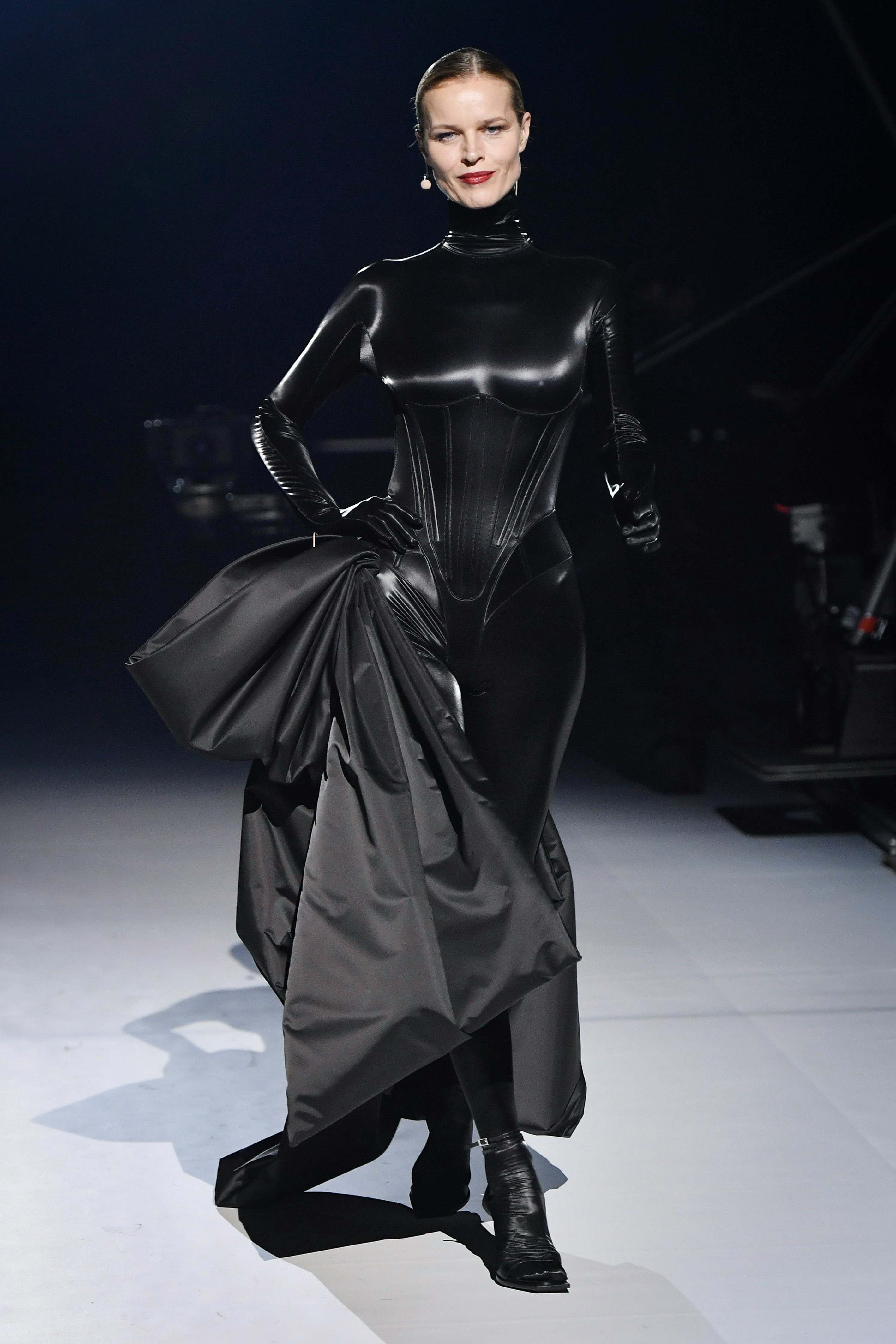 Mugler Fall 2023 Paris Fashion Week Review   Be87038f 6b61 4ea2 86a8 A4ce6cca5b0a Gettyimages 1459912485 