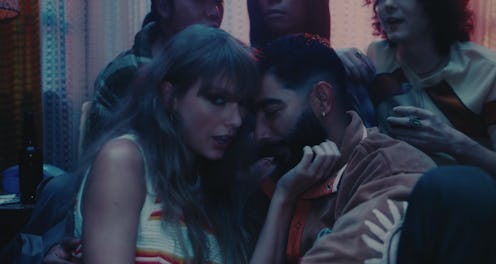 Memes & Tweets About Taylor Swift's "Lavender Haze" Music Video